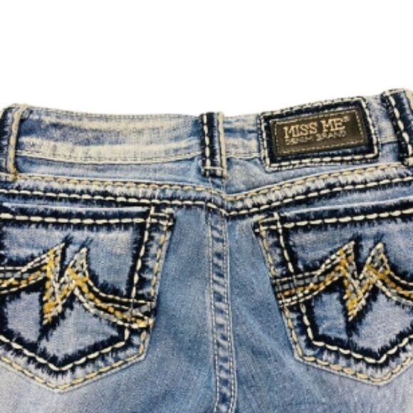 Miss Me Sunny Bootcut Jeans 26x30 Stretch Distressed EUC Embroidered - Picture 2 of 11